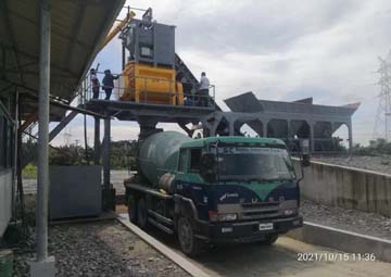 One more mobile concrete batching plant stand in Philippines.